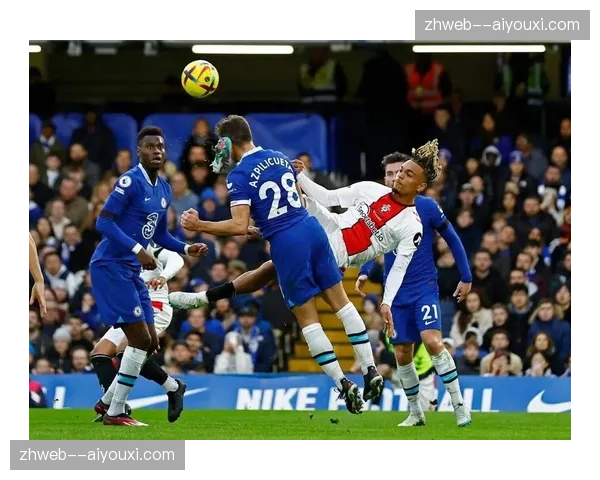 塞维利亚阿兹皮利奎塔腹股沟不适 经验后卫缺席